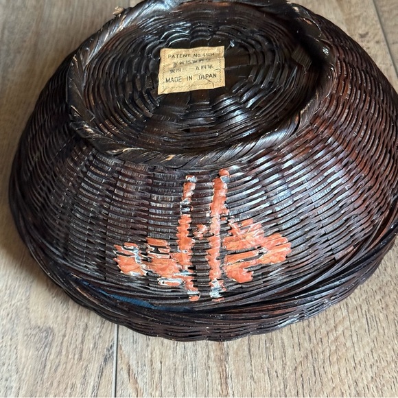 Antique Painted Japanese Wicker Sewing Basket ~ and Embroidery Thread - Picture 6 of 6